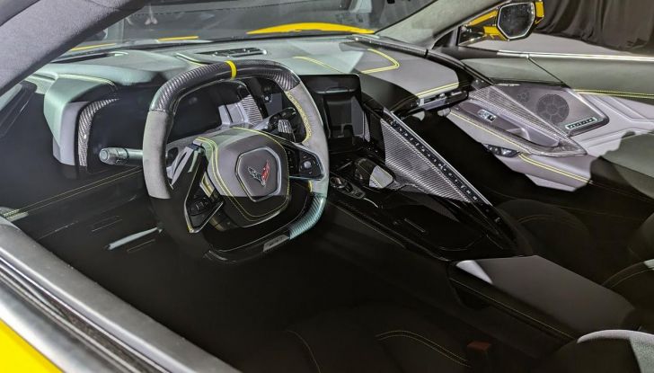 Chevrolet Corvette ZR1 2025: caratteristiche, design, abitacolo, motore, prestazioni e versioni - Foto 49 di 99