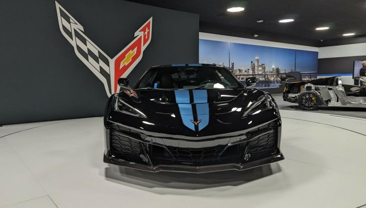 Chevrolet Corvette ZR1 2025: caratteristiche, design, abitacolo, motore, prestazioni e versioni - Foto 22 di 99