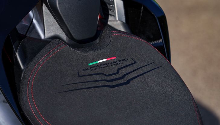 Ducati Panigale V2 Superquadro Final Edition, un tributo al più sofisticato bicilindrico della Rossa - Foto 1 di 9