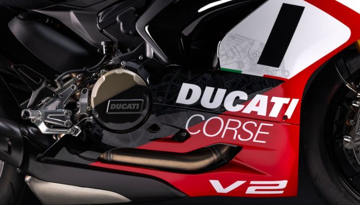 Ducati Panigale V2 Superquadro Final Edition, un tributo al più sofisticato bicilindrico della Rossa - Foto 2 di 9