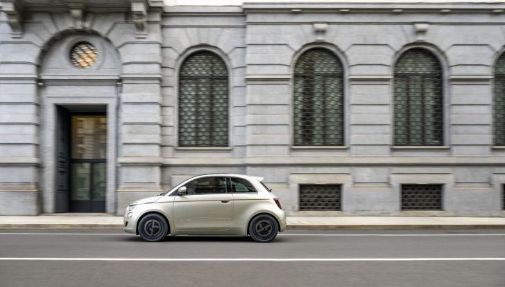 Fiat 500e Giorgio Armani: caratteristiche, design, abitacolo, motore e autonomia - Foto 6 di 25