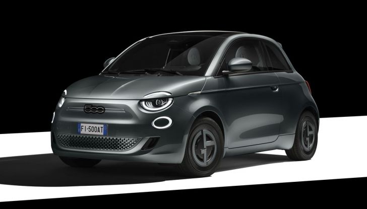 Fiat 500e Giorgio Armani: caratteristiche, design, abitacolo, motore e autonomia - Foto 12 di 25