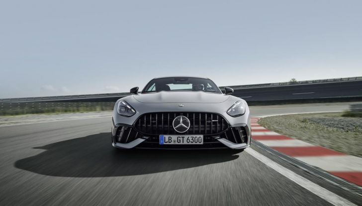Mercedes-AMG GT 63 Pro: caratteristiche, design, motore e prestazioni - Foto 19 di 37