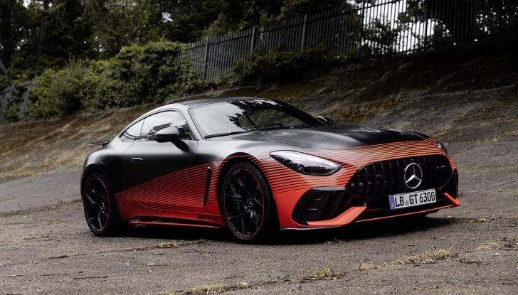 Mercedes-AMG GT 63 Pro: caratteristiche, design, motore e prestazioni - Foto 35 di 37