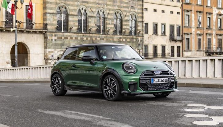 Mini Cooper S: debutta la nuova versione John Cooper Works - Foto 1 di 41