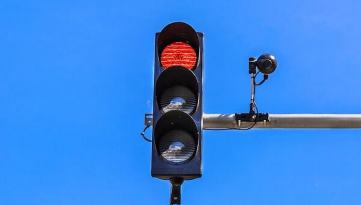 Multa semaforo rosso: cosa sapere e come fare ricorso (2024) - Foto 12 di 13