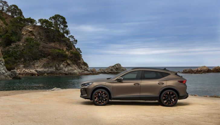 Nuova Cupra Formentor: debuttano due nuove motorizzazioni - Foto 5 di 49