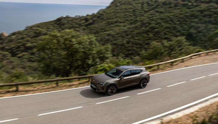 Nuova Cupra Formentor: debuttano due nuove motorizzazioni - Foto 20 di 49