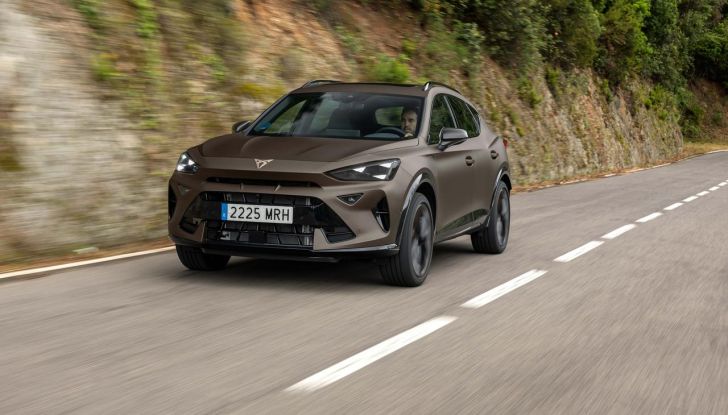 Nuova Cupra Formentor: debuttano due nuove motorizzazioni - Foto 23 di 49