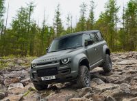 Nuova Land Rover Defender OCTA: Il SUV che ridefinisce le performance estreme!