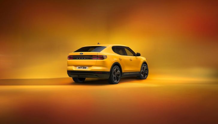 Nuova Ford Capri: caratteristiche, design, abitacolo, motori, versioni e autonomia - Foto 40 di 45