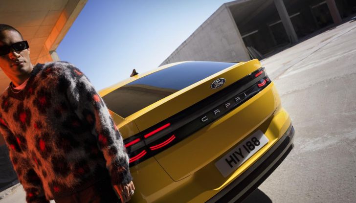 Nuova Ford Capri: caratteristiche, design, abitacolo, motori, versioni e autonomia - Foto 34 di 45