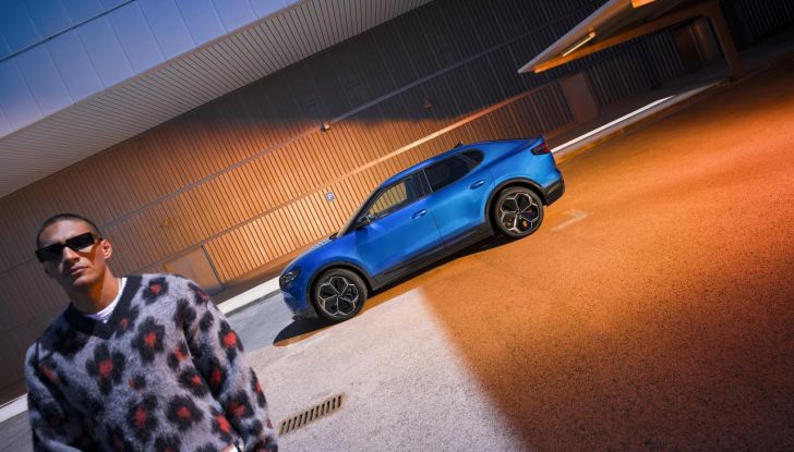 Nuova Ford Capri: caratteristiche, design, abitacolo, motori, versioni e autonomia - Foto 18 di 45