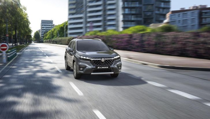 Nuova Suzuki S-Cross Hybrid: caratteristiche, dotazioni, motori, allestimenti e prezzi - Foto 10 di 23