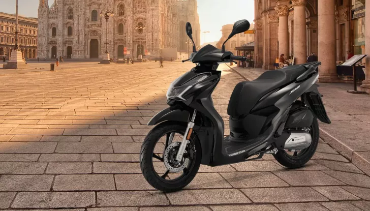 QJ Motor SQ 16: lo scooter ideale per la città - Foto 2 di 3