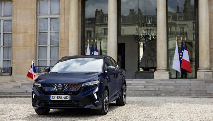 Renault Rafale: l’auto ufficiale della Presidenza della Repubblica francese - Foto 1 di 8