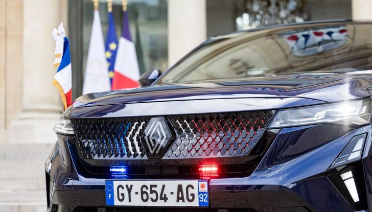 Renault Rafale: l’auto ufficiale della Presidenza della Repubblica francese - Foto 8 di 8