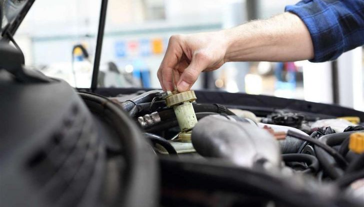 Revisione scaduta: costi, multe e tolleranza nel 2024 - Foto 2 di 12