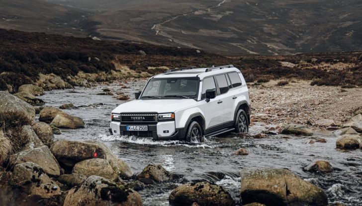 Nuovo Toyota Land Cruiser: si aprono gli ordini in Italia da 84.000 euro - Foto 7 di 16