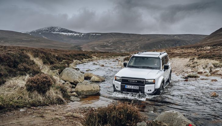 Nuovo Toyota Land Cruiser: si aprono gli ordini in Italia da 84.000 euro - Foto 4 di 16