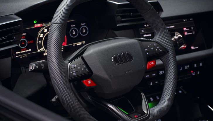 Audi RS 3 2025: caratteristiche, design, abitacolo, motore e prestazioni - Foto 16 di 18