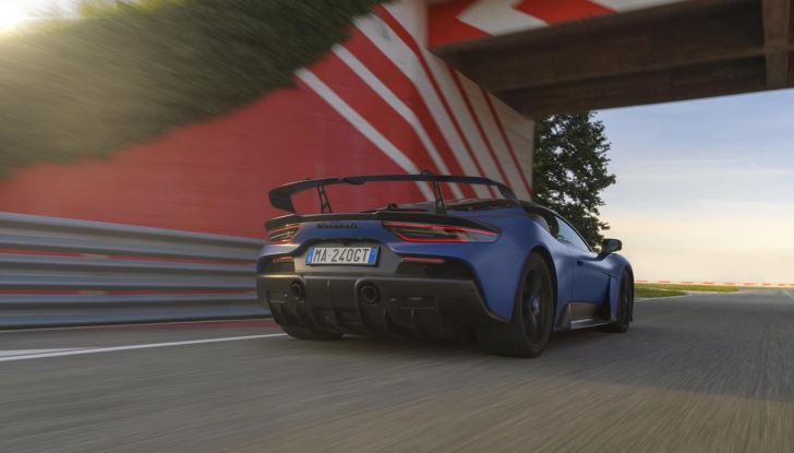 Maserati GT2 Stradale: caratteristiche, design, abitacolo, motore e prestazioni - Foto 48 di 51