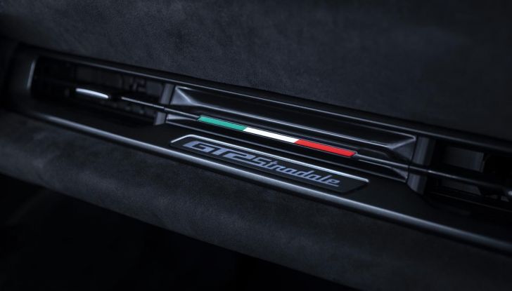 Maserati GT2 Stradale: caratteristiche, design, abitacolo, motore e prestazioni - Foto 7 di 51