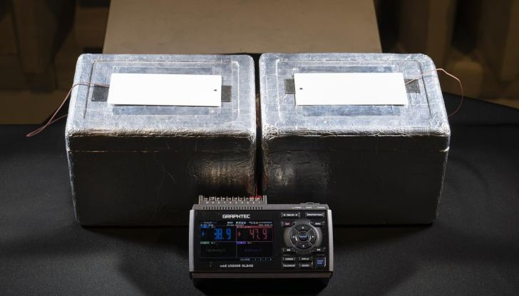 Nissan testa la vernice refrigerante sulle sue auto - Foto 10 di 60