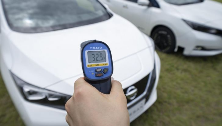 Nissan testa la vernice refrigerante sulle sue auto - Foto 3 di 60