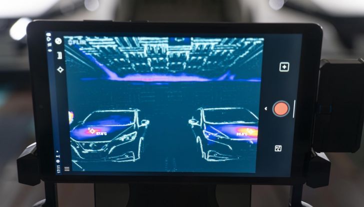 Nissan testa la vernice refrigerante sulle sue auto - Foto 35 di 60