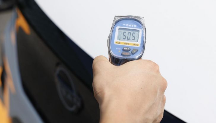 Nissan testa la vernice refrigerante sulle sue auto - Foto 51 di 60