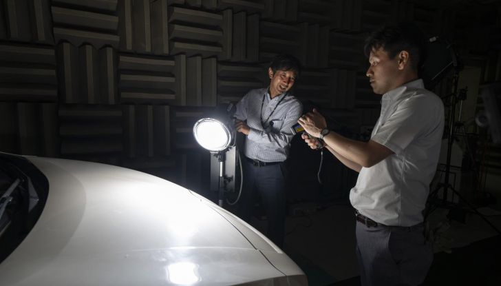 Nissan testa la vernice refrigerante sulle sue auto - Foto 20 di 60