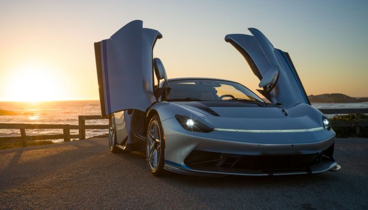 Pininfarina Battista Targamerica: caratteristiche, design, abitacolo, motori e prestazioni - Foto 16 di 31