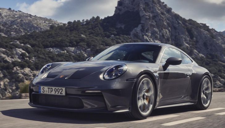 Superbollo auto nel 2024: chi deve pagarlo e come calcolarlo - Foto 9 di 13