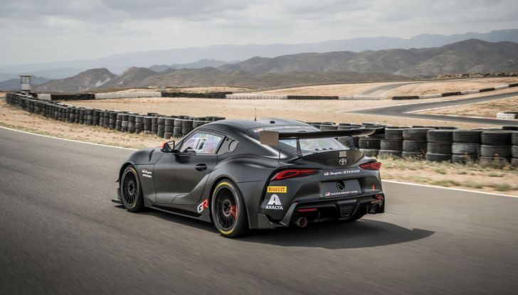 Toyota GR Supra GT4 EVO2: caratteristiche, design, abitacolo, motore, prestazioni e prezzo - Foto 5 di 18