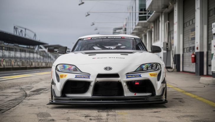 Toyota GR Supra GT4 EVO2: caratteristiche, design, abitacolo, motore, prestazioni e prezzo - Foto 10 di 18