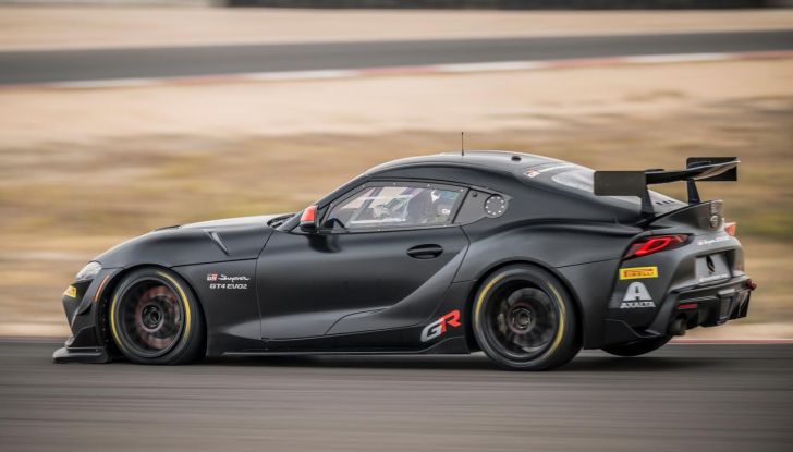 Toyota GR Supra GT4 EVO2: caratteristiche, design, abitacolo, motore, prestazioni e prezzo - Foto 4 di 18