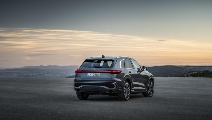 Audi Q5 2025: caratteristiche, design, abitacolo e motori - Foto 18 di 110