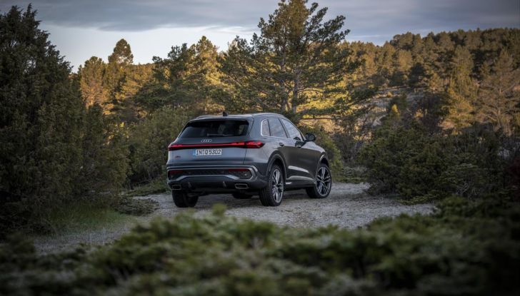 Audi Q5 2025: caratteristiche, design, abitacolo e motori - Foto 13 di 110
