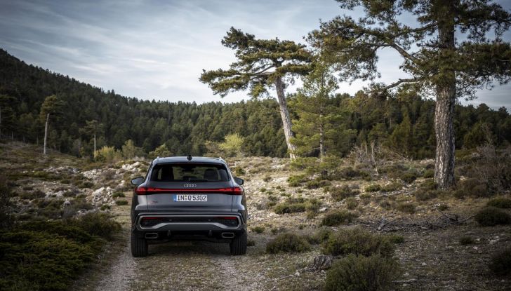 Audi Q5 2025: caratteristiche, design, abitacolo e motori - Foto 15 di 110