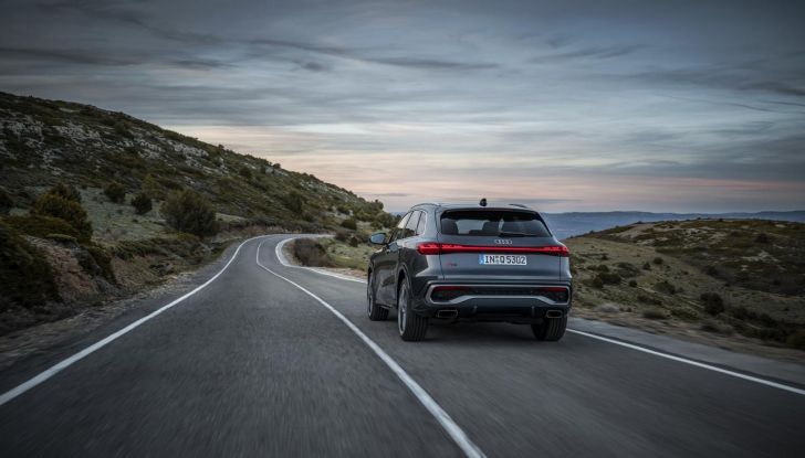 Audi Q5 2025: caratteristiche, design, abitacolo e motori - Foto 42 di 110