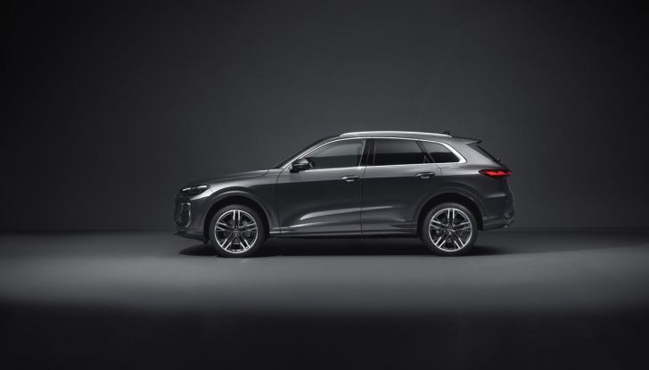 Audi Q5 2025: caratteristiche, design, abitacolo e motori - Foto 25 di 110