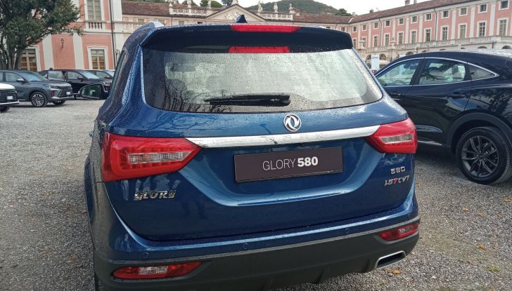 DFSK E5 PHEV e DFSK Glory 600 test drive, prezzi e impressioni di guida - Foto 10 di 30