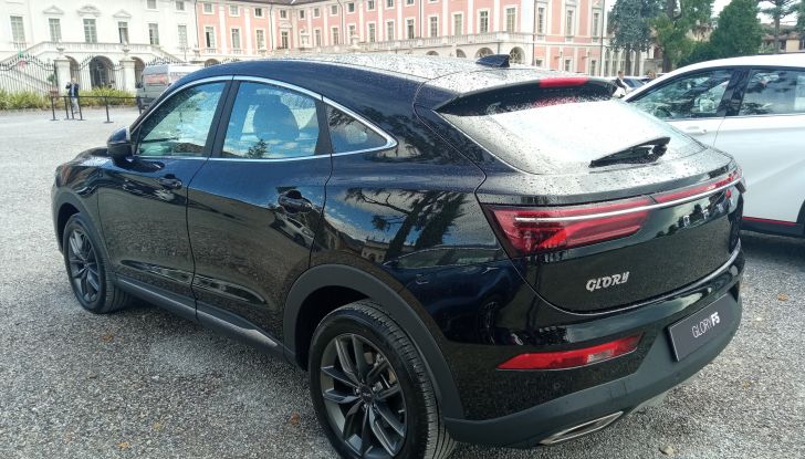 DFSK E5 PHEV e DFSK Glory 600 test drive, prezzi e impressioni di guida - Foto 11 di 30