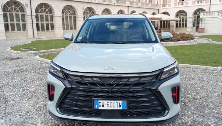 DFSK E5 PHEV e DFSK Glory 600 test drive, prezzi e impressioni di guida - Foto 14 di 30