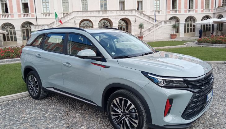 DFSK E5 PHEV e DFSK Glory 600 test drive, prezzi e impressioni di guida - Foto 15 di 30