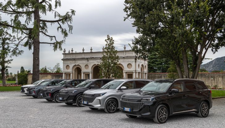 DFSK E5 PHEV e DFSK Glory 600 test drive, prezzi e impressioni di guida - Foto 2 di 30