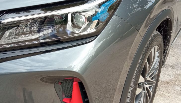 DFSK E5 PHEV e DFSK Glory 600 test drive, prezzi e impressioni di guida - Foto 25 di 30