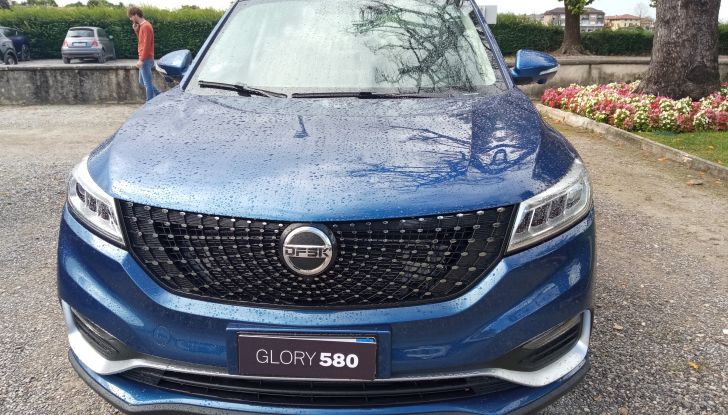 DFSK E5 PHEV e DFSK Glory 600 test drive, prezzi e impressioni di guida - Foto 9 di 30