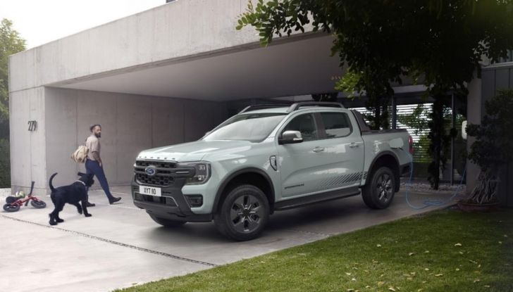 Ford Ranger Plug-In Hybrid: caratteristiche, design, abitacolo, motore, autonomia e disponibilità - Foto 2 di 12